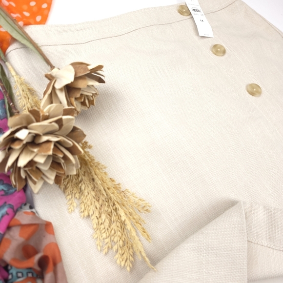 New Ann Taylor Elegant Cream Button Skirt Sz 14 - Picture 4 of 9